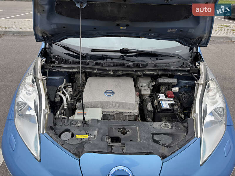 Хэтчбек Nissan Leaf 2013 в Виннице