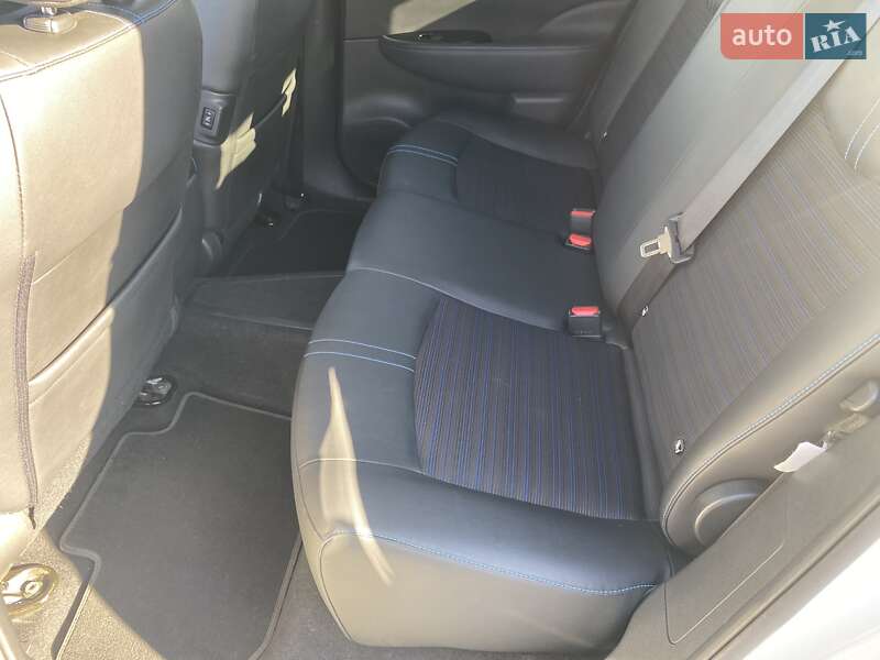 Хетчбек Nissan Leaf 2018 в Львові