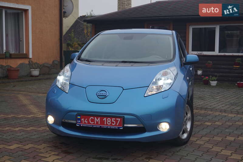 Хэтчбек Nissan Leaf 2011 в Самборе