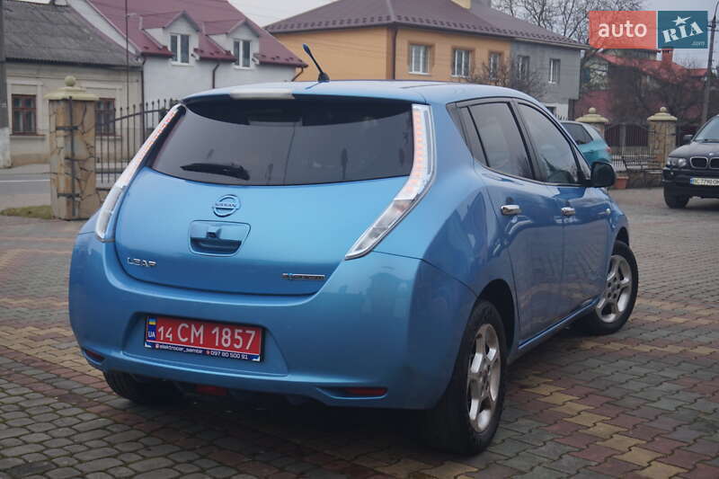 Хэтчбек Nissan Leaf 2011 в Самборе
