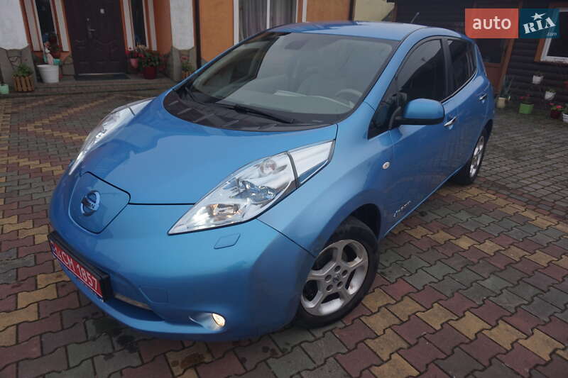 Хэтчбек Nissan Leaf 2011 в Самборе