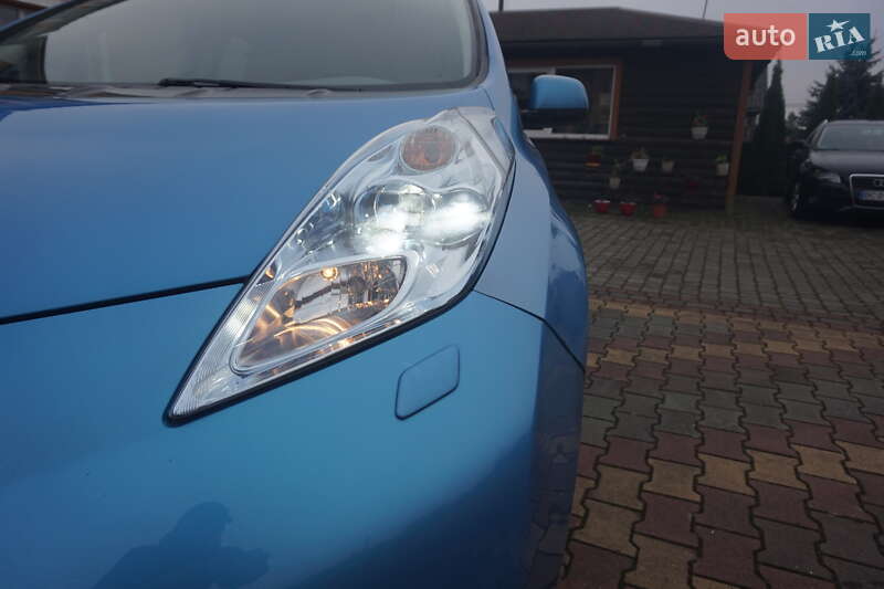 Хэтчбек Nissan Leaf 2011 в Самборе