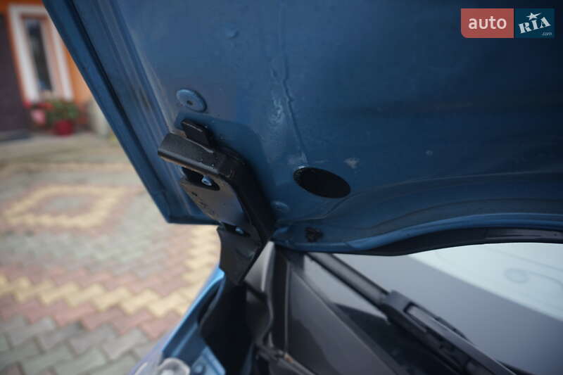 Хэтчбек Nissan Leaf 2011 в Самборе