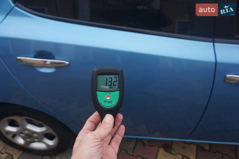 Хэтчбек Nissan Leaf 2011 в Самборе