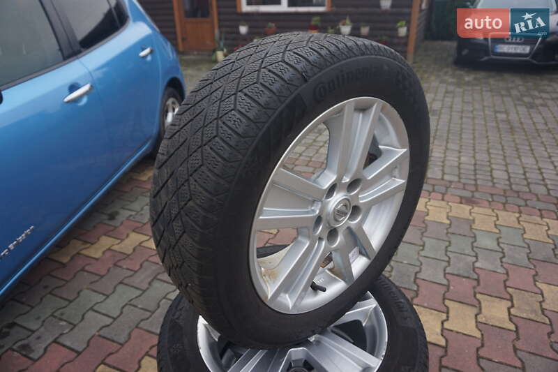 Хэтчбек Nissan Leaf 2011 в Самборе