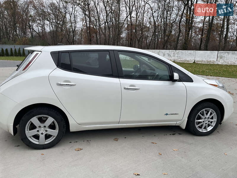 Хэтчбек Nissan Leaf 2015 в Луцке фото 10 Хэтчбек Nissan Leaf 2015 в Луцке
