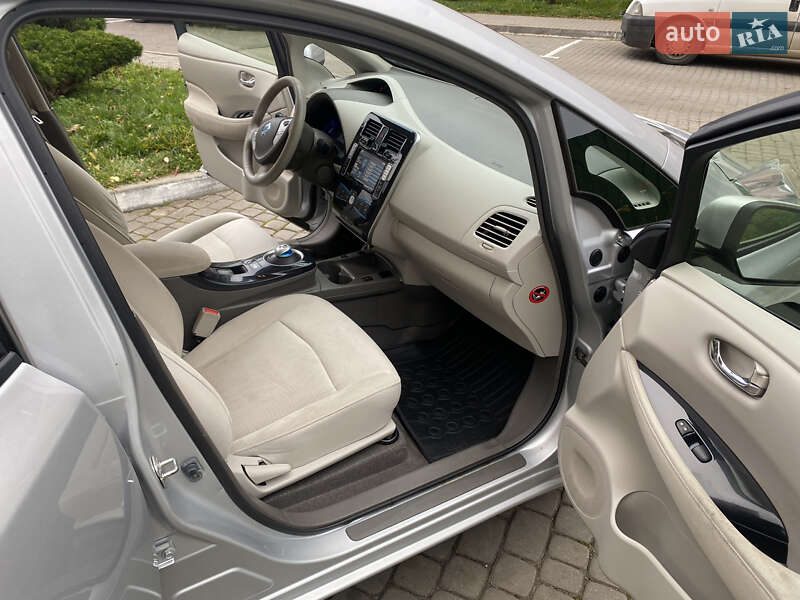 Хетчбек Nissan Leaf 2012 в Луцьку