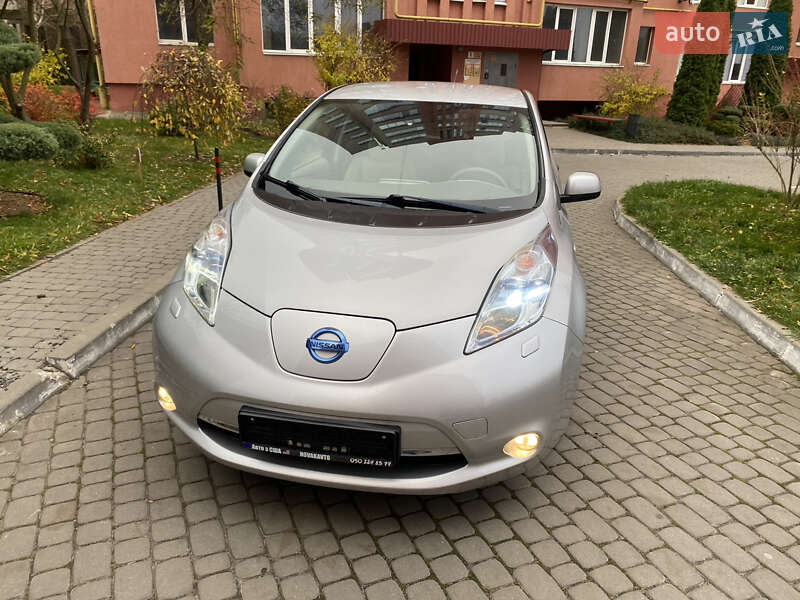 Хетчбек Nissan Leaf 2012 в Луцьку