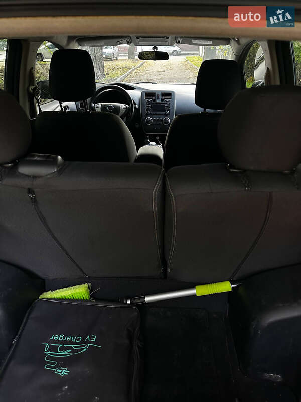 Хэтчбек Nissan Leaf 2015 в Одессе