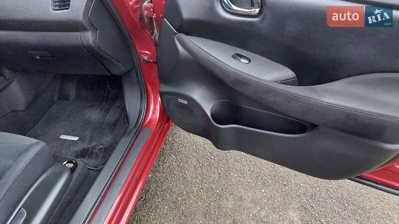 Хэтчбек Nissan Leaf 2016 в Фастове