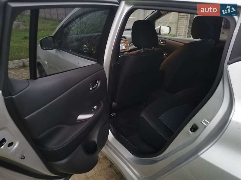 Хэтчбек Nissan Leaf 2018 в Фастове