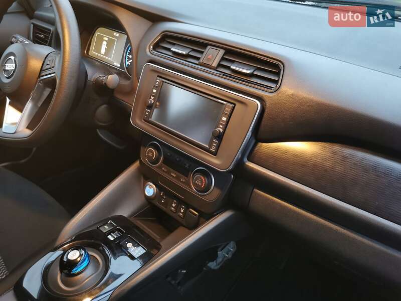 Хэтчбек Nissan Leaf 2018 в Фастове