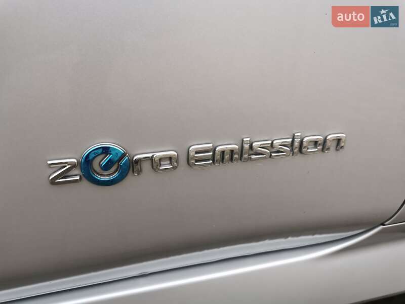 Хэтчбек Nissan Leaf 2018 в Фастове