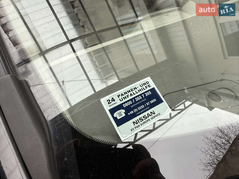 Хэтчбек Nissan Leaf 2012 в Умани