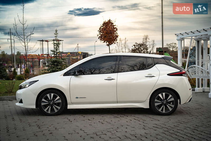 Хэтчбек Nissan Leaf 2018 в Черновцах
