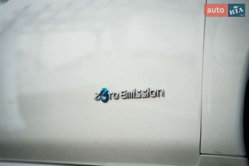 Хэтчбек Nissan Leaf 2018 в Черновцах