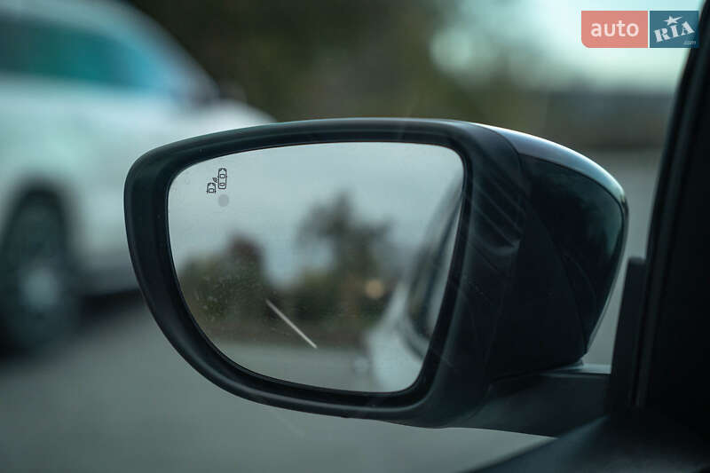 Хэтчбек Nissan Leaf 2018 в Черновцах