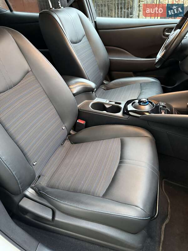 Хэтчбек Nissan Leaf 2020 в Долине