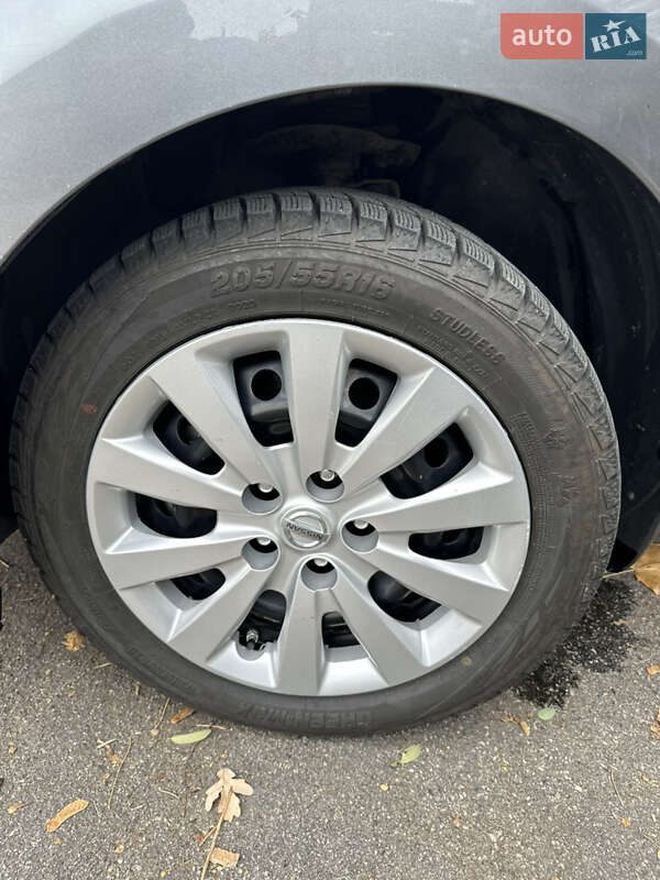 Хетчбек Nissan Leaf 2016 в Вінниці