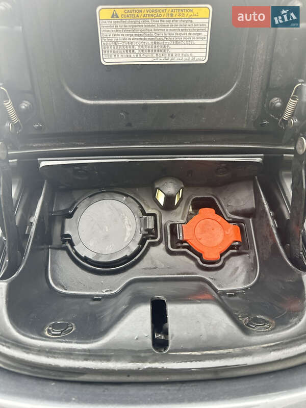 Хетчбек Nissan Leaf 2016 в Вінниці