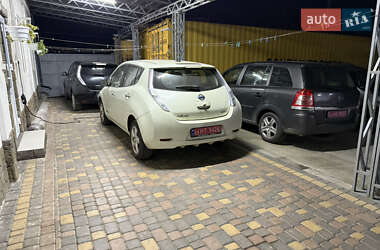 Хетчбек Nissan Leaf 2012 в Умані