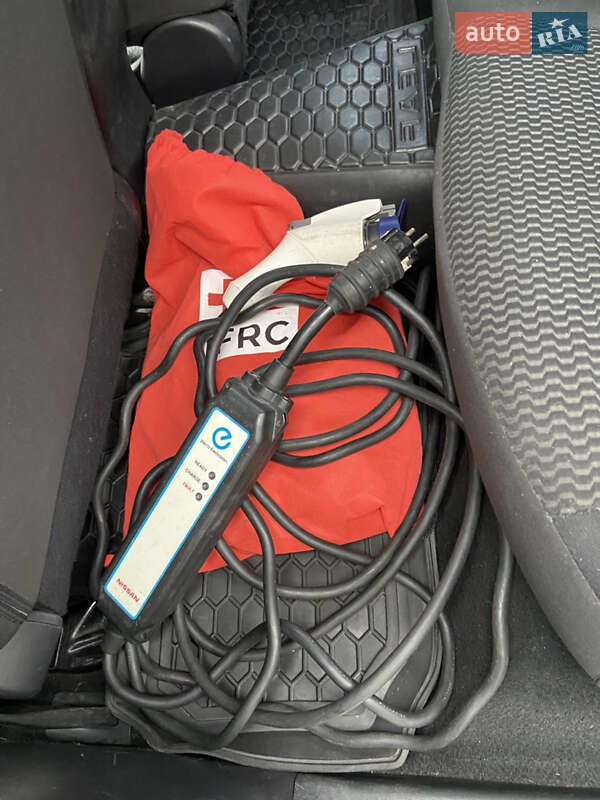 Хэтчбек Nissan Leaf 2014 в Харькове