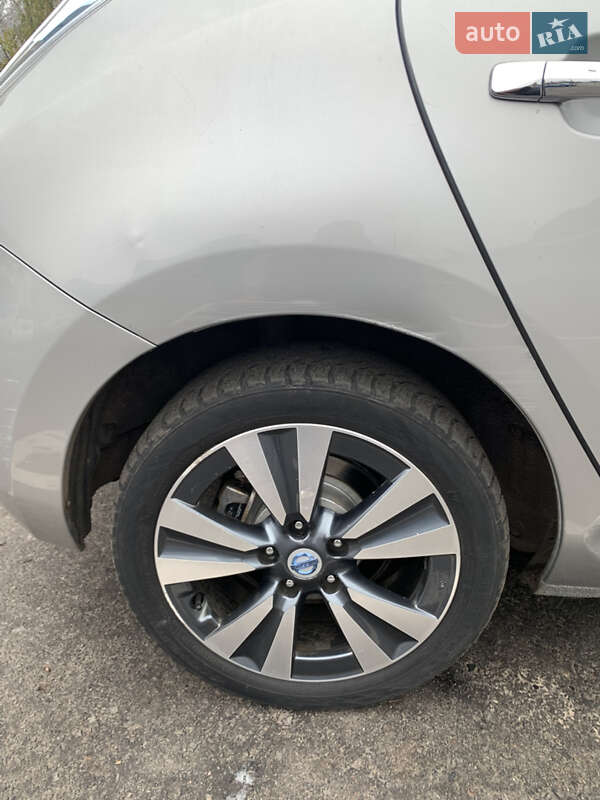 Хэтчбек Nissan Leaf 2014 в Полтаве