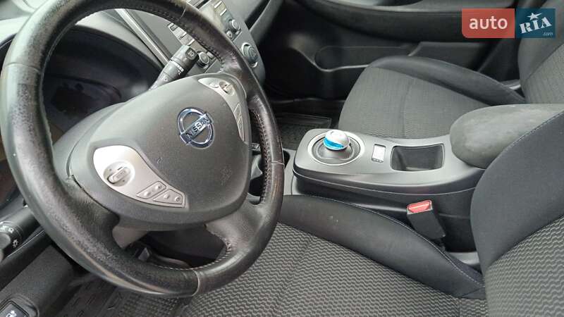 Хэтчбек Nissan Leaf 2014 в Чернигове