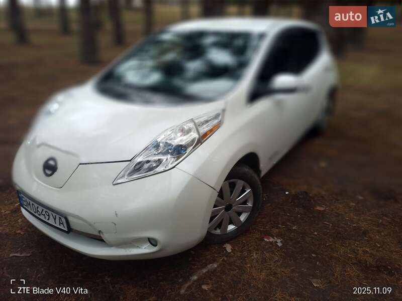 Хэтчбек Nissan Leaf 2013 в Сумах