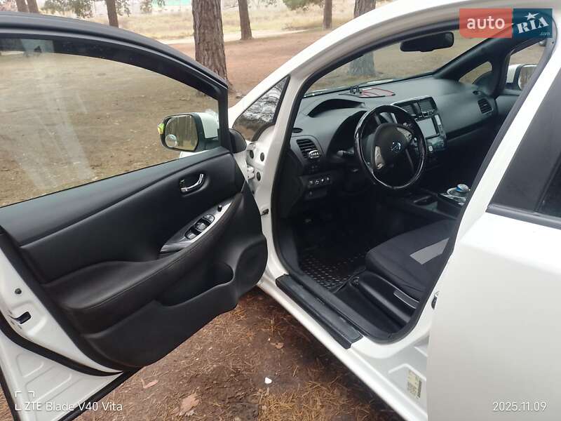 Хэтчбек Nissan Leaf 2013 в Сумах
