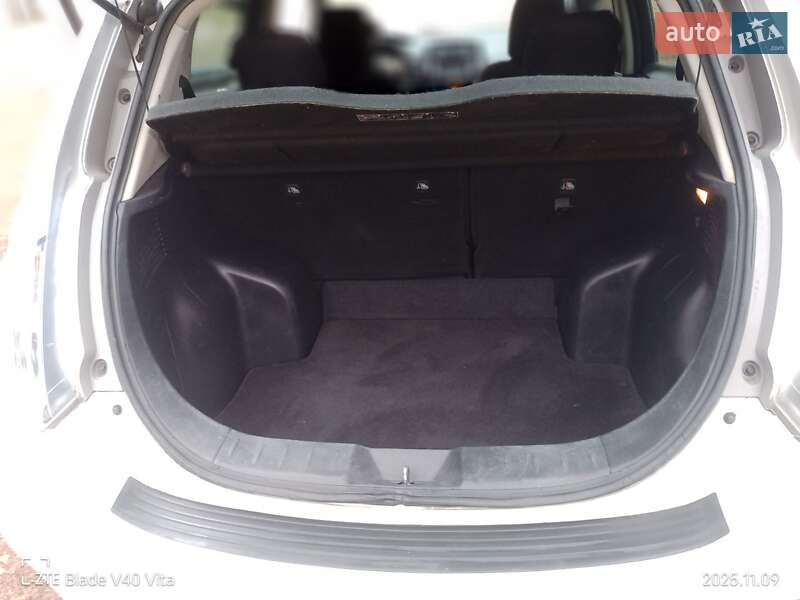 Хэтчбек Nissan Leaf 2013 в Сумах