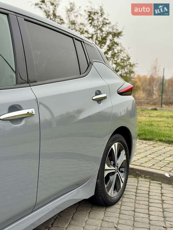 Хэтчбек Nissan Leaf 2022 в Ровно
