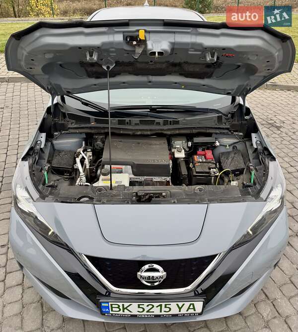 Хэтчбек Nissan Leaf 2022 в Ровно