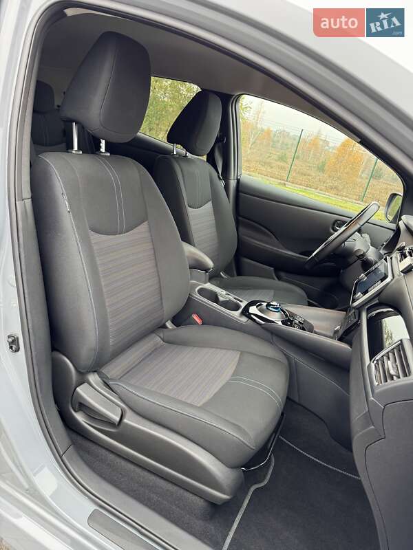 Хэтчбек Nissan Leaf 2022 в Ровно