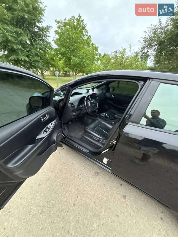 Хэтчбек Nissan Leaf 2013 в Галиче