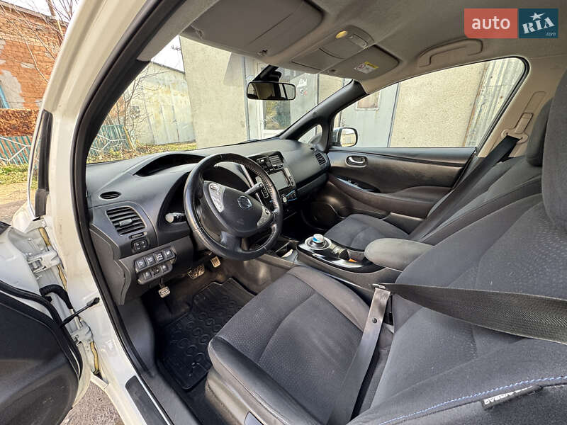 Хэтчбек Nissan Leaf 2014 в Волочиске фото 13 Хэтчбек Nissan Leaf 2014 в Волочиске