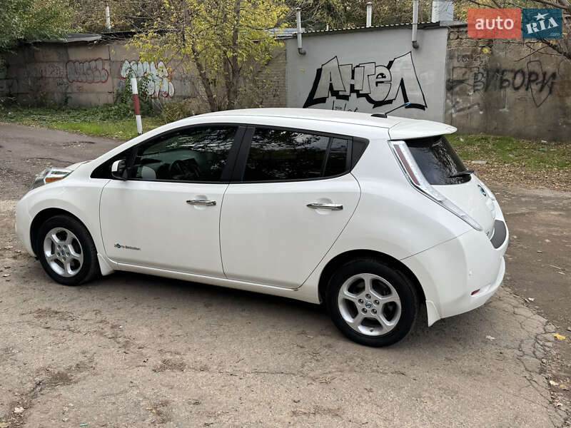 Хэтчбек Nissan Leaf 2013 в Одессе