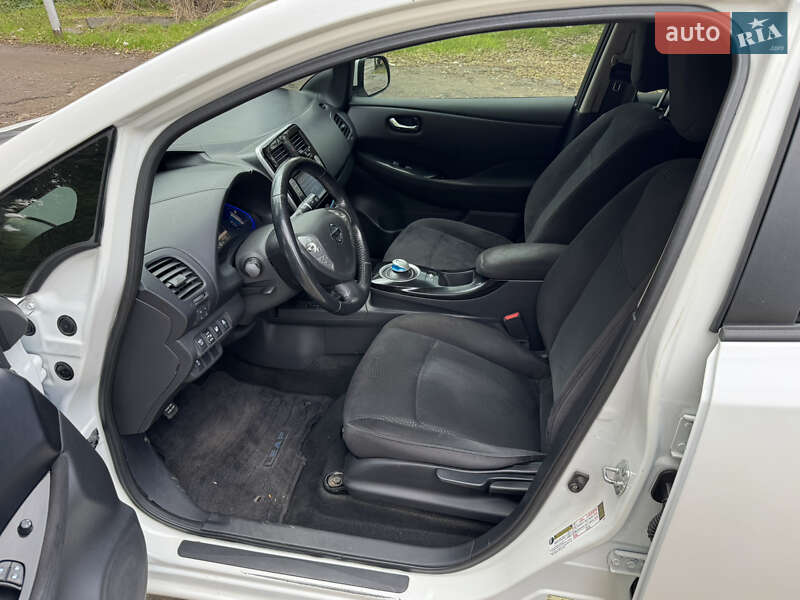 Хэтчбек Nissan Leaf 2013 в Одессе