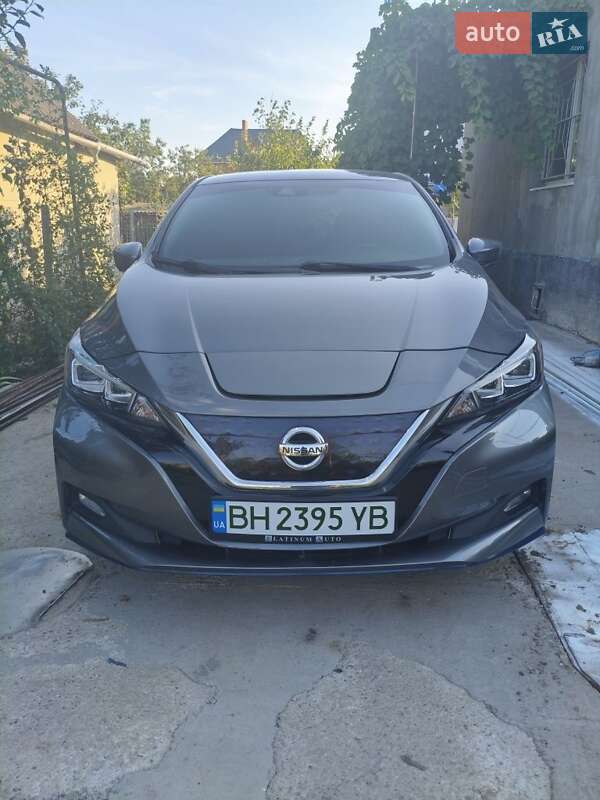 Хетчбек Nissan Leaf 2020 в Одесі
