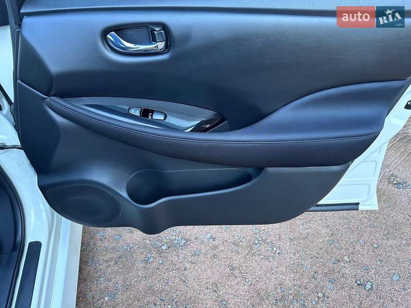 Хэтчбек Nissan Leaf 2020 в Харькове