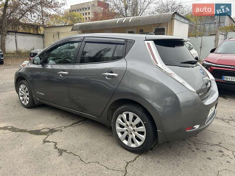 Хетчбек Nissan Leaf 2015 в Одесі