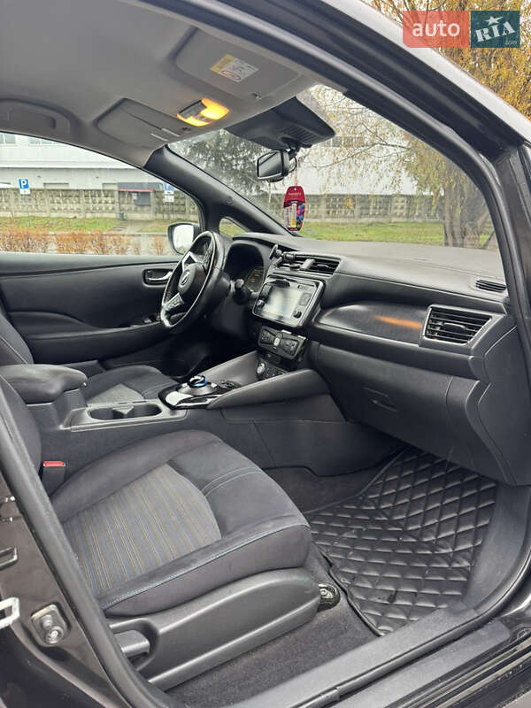 Хэтчбек Nissan Leaf 2018 в Луцке