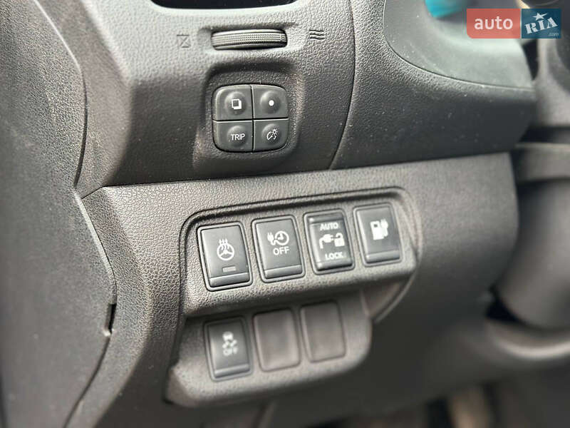 Хэтчбек Nissan Leaf 2014 в Днепре