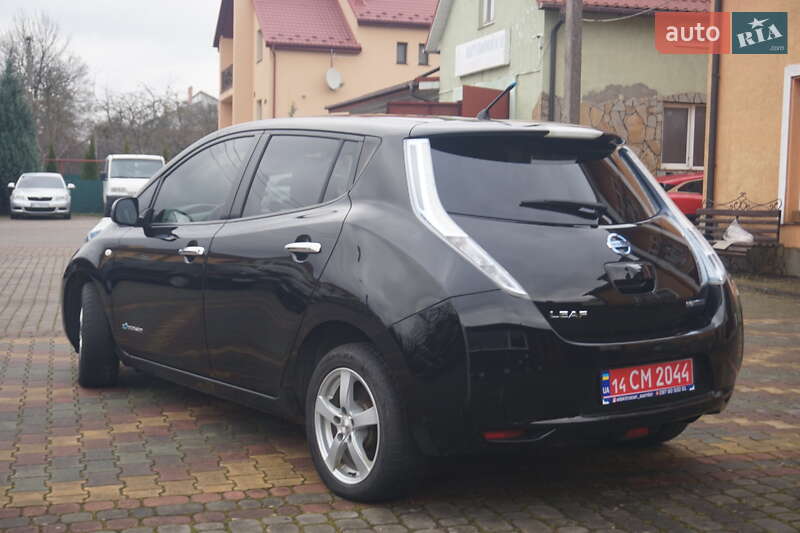 Хэтчбек Nissan Leaf 2012 в Самборе