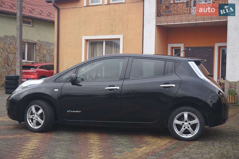 Хэтчбек Nissan Leaf 2012 в Самборе