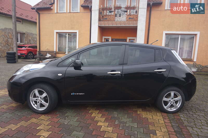 Хэтчбек Nissan Leaf 2012 в Самборе