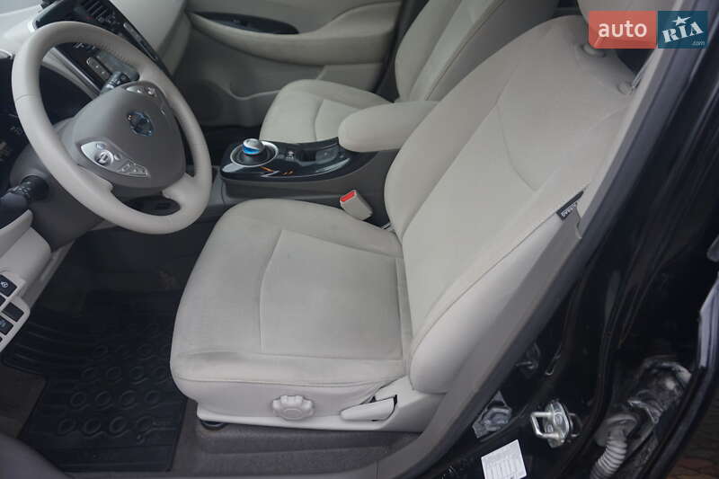 Хэтчбек Nissan Leaf 2012 в Самборе