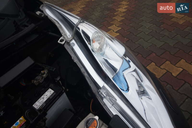 Хэтчбек Nissan Leaf 2012 в Самборе