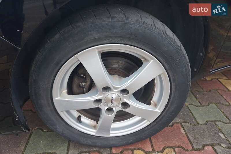 Хэтчбек Nissan Leaf 2012 в Самборе