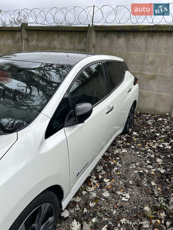 Хэтчбек Nissan Leaf 2018 в Одессе